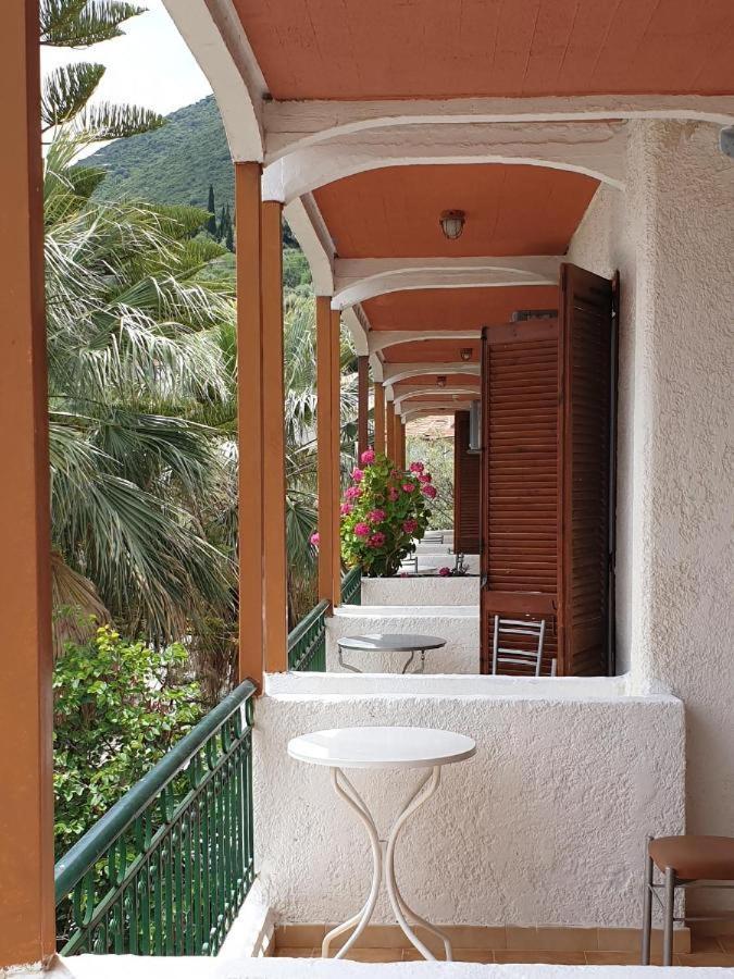 Hôtel Alexandros B à Nikiana Extérieur photo