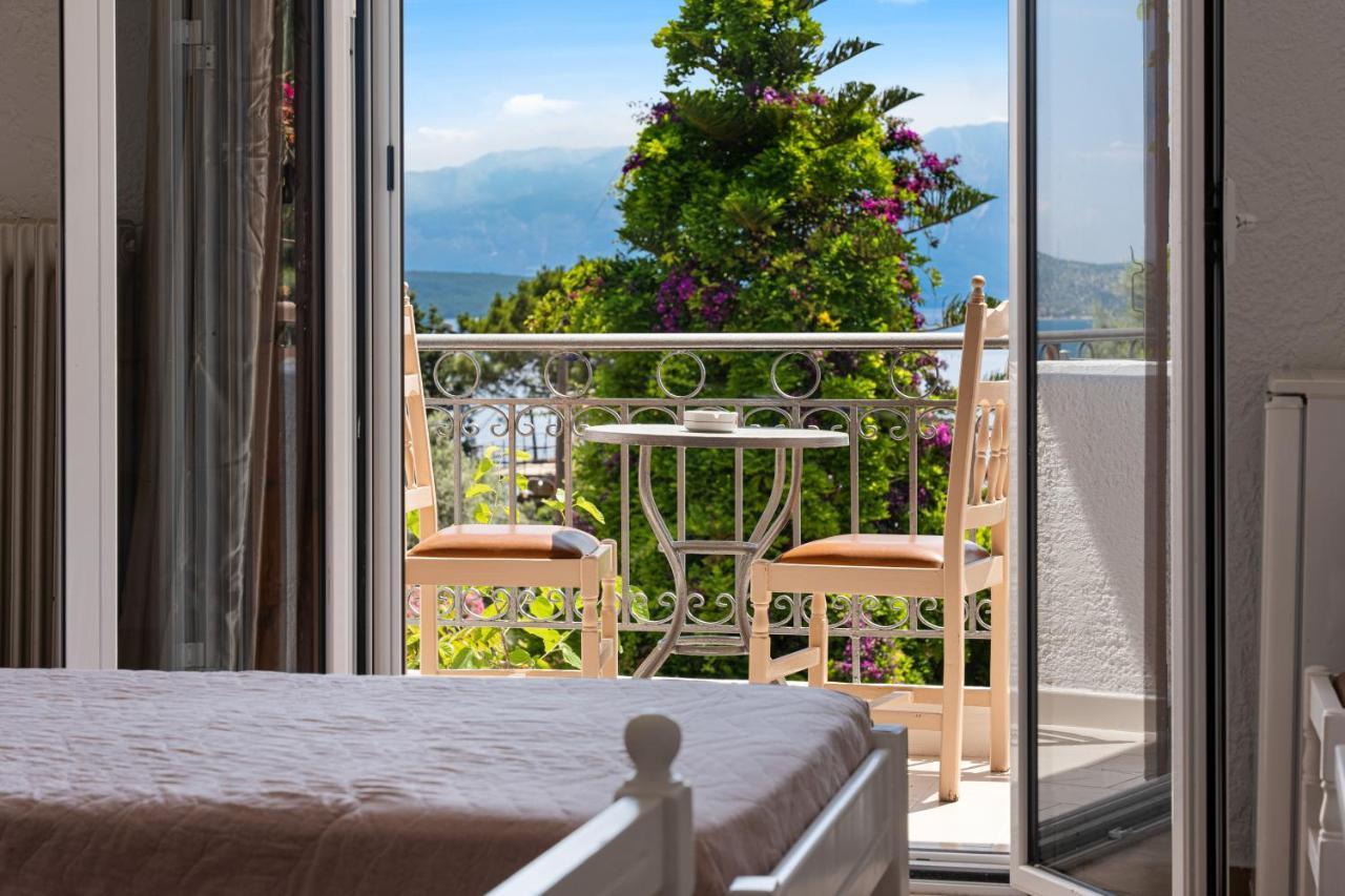 Hôtel Alexandros B à Nikiana Extérieur photo