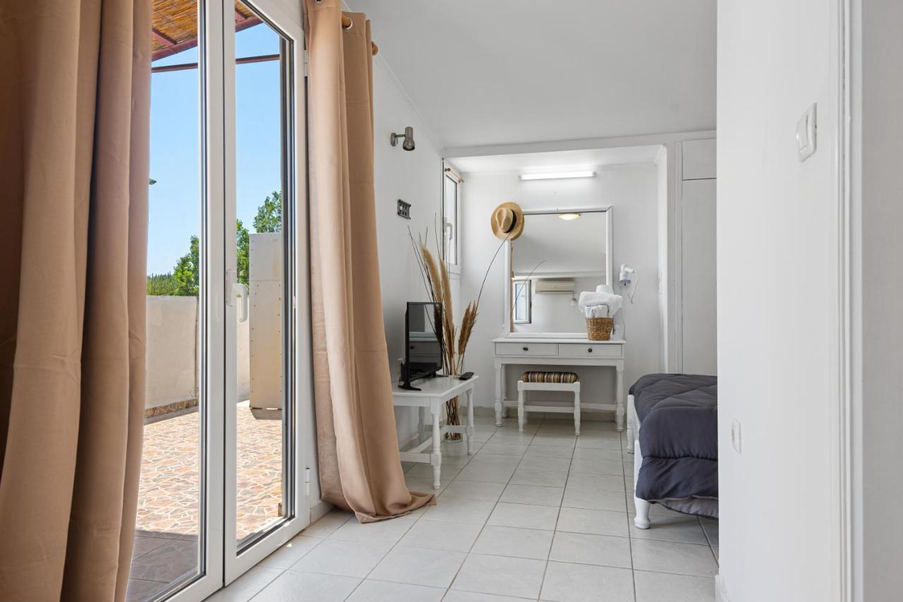 Hôtel Alexandros B à Nikiana Extérieur photo