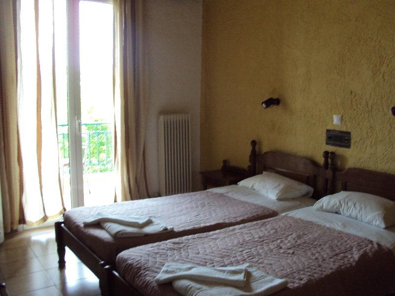 Hôtel Alexandros B à Nikiana Extérieur photo